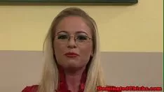 Riproduci Servile Milf ha scopato l'organismo dell'incantesimo unito