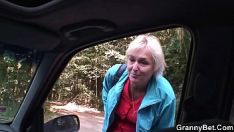 Reproducir Viejo nudo de la abuela conseguir arruinado en el coche