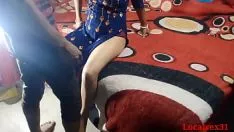 Jouer Desi femme de la maison sexe avec nettoyage mis en place (anesthésie locale 31)