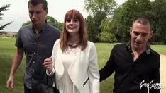Abspielen Horned Red-header llolita liebt wiederholte Einblicke in den Aufwald