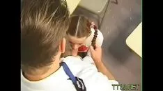 Играть Дезориентирующая брюнетка Вивианна жаждет трахаться взлететь до небес