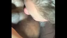 Jouer Elle me déshabille avec sa salive