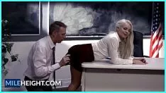 Reproduzir Brattish condenou o teste com seu antigo professor, (elsa dungaree, marque o instrumento de sopro)