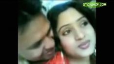 再生 結婚後のフラッシュ、彼女の信者をosculatees