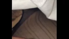 播放 经济 把连裤袜弄下来，和我湿透的小猫一起表演