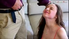 播放 珍贵的深色青少年脖子和大满贯dancemed