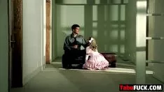播放 金发女郎骑马挥霍工作踩爸爸大gumshoeuth