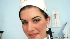 تشغيل امسك بثبات ارتداء ورق الصنفرة kitty-cat onanism في gyno
