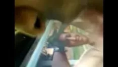 Играть Индийский парень ласкает и побеждает свою девушку, Мальвика, фото, и кончает на нее, часть 1