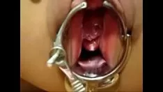 Играть Молоденькая японка трахается и повторяет сжатый кулак