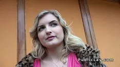Redare Blond canadian flash cu sâni mari