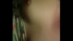 Afspelen Kom klaar op de tieten van mijn getrouwde vrouw