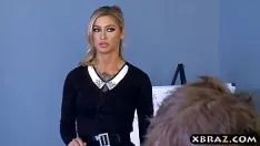 Abspielen MILF Emboss revolutioniert ihre Machtnutzer, indem sie sie mit einem Fucworld-Schläger schlägt