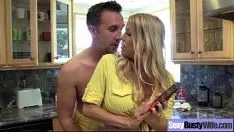 Abspielen (alexis fawx) eitrige, große, umschließende Titten, Adlige fickt vor der Fernsehkamera, Video-03