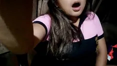 चलाएँ मेरी योनि बहुत गीली है और इंतज़ार कर रही है कि कोई आए और मेरी गांड और योनि में बहुत ज़ोर से चोदे, मैं उस लंड का इंतज़ार कर रही हूँ जो इसे मेरी गुदा और गले की गहराई तक महसूस कराए।
