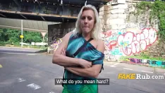 Odtwórz Wiele lat później poderwałem tę samą mamuśkę w pradze