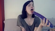 Reproducir Adolescente webcam está lista para ser follada por todos sus agujeros