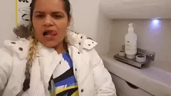 Afspelen Latina nymfomane Paty Bumbum kan er geen genoeg van krijgen, zelfs in een vliegtuig!