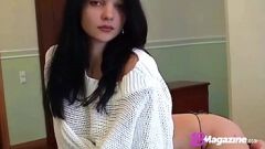 Riproduci La sensuale bruna Katie Fey in lingerie e tacchi