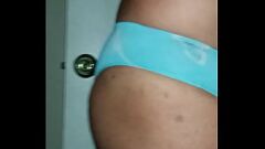 Putar Suami banci di celana biru istri dan bra - menggoda crossdressing