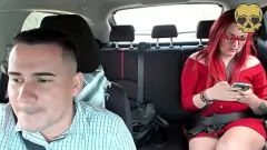 Afspelen Ex-beer-chauffeur krijgt ondeugende verrassing: Outdoor Milf Blowjob & Pussy Fucking