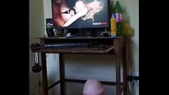 Abspielen Heiße blonde Savannah duschte im Masturbieren in Sperma
