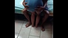 Играть Я трахнул эту сексуальную латинскую подростку в юбке за наличные