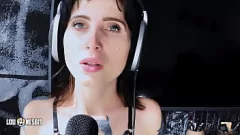 Oynat Lou Nesbit ve Lia Louise ile Alman ASMR Femdom Cuckold Macerası