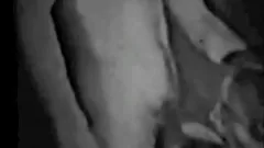 تشغيل الرغبات الخفية: لقاء ثنائي الجنس عتيق مع عشاق الشعر