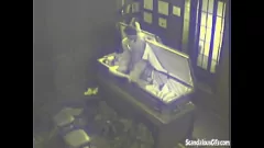 Redare Cuplu amator prins cu aparatul foto făcând sex hardcore cu cumshot intens