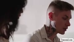 播放 TS 拉丁继母无套性交继子与激情肛交