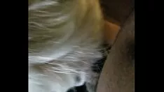 播放 Micsine 吸大 blackcock 并爱抚它分开两个它的冲洗改善了这个时钟